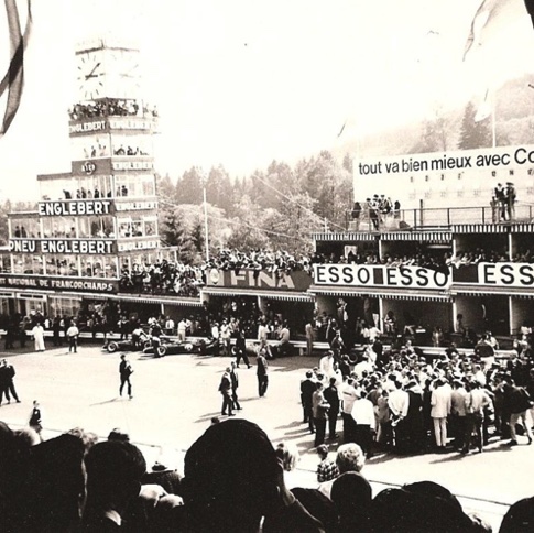 Les stands de Spa Francorchamp Les stands de Spa Francorchamp